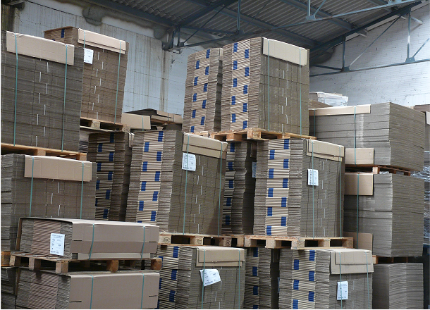 Contenedores grandes de cartón: soluciones industriales ligeras y reciclables